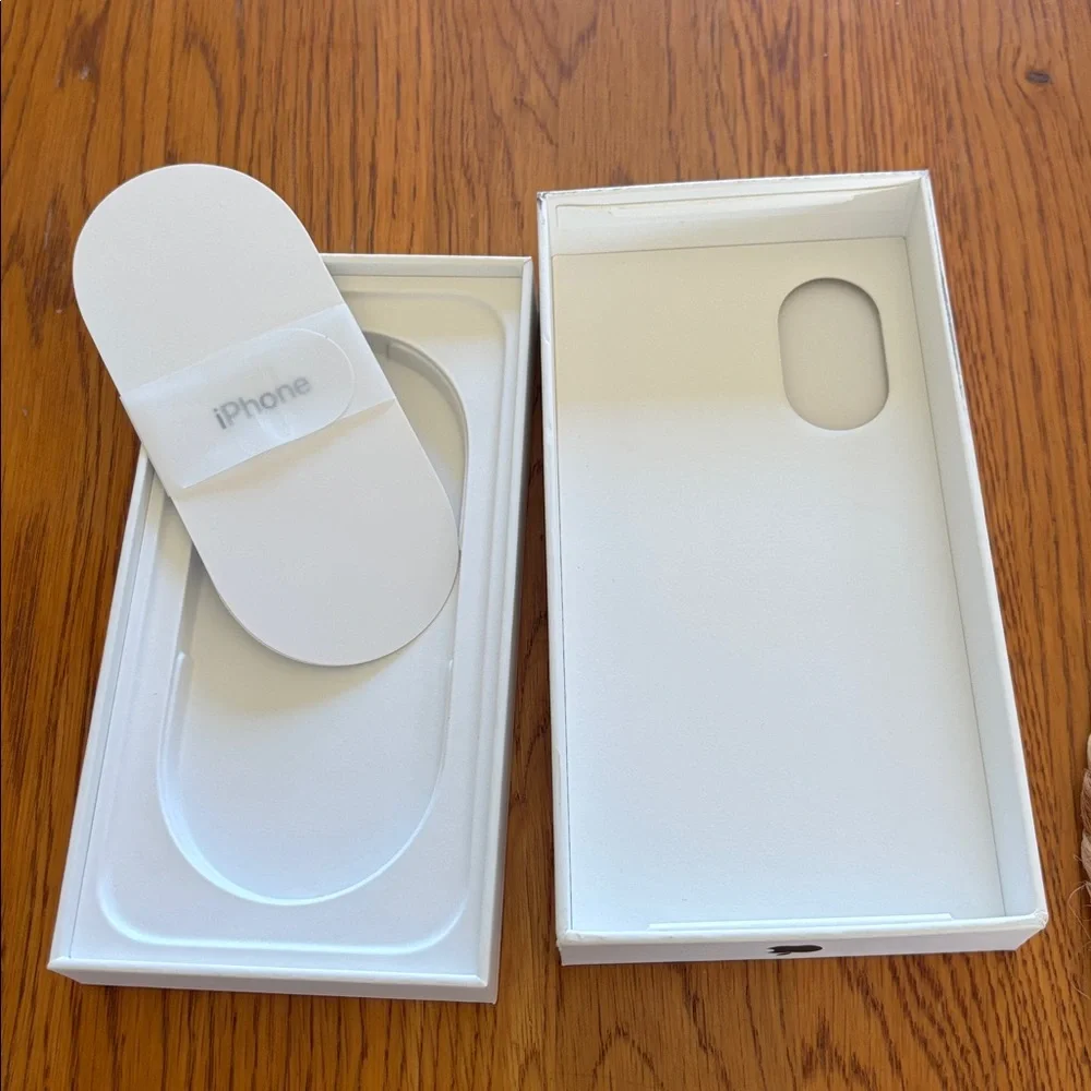 Apple iPhone 16 Box